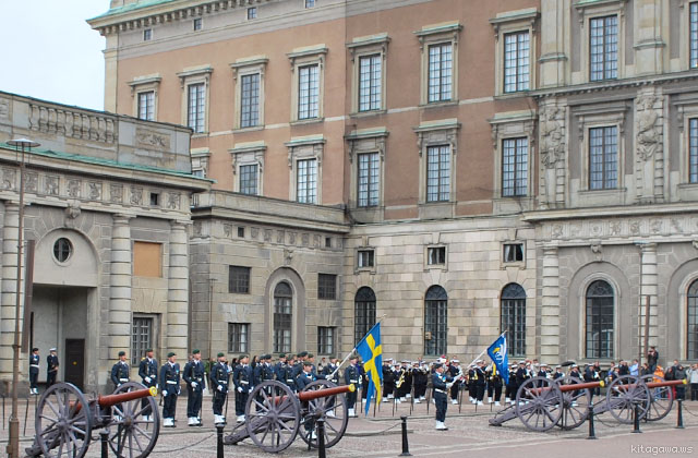 ストックホルム衛兵交代式 スウェーデン王宮