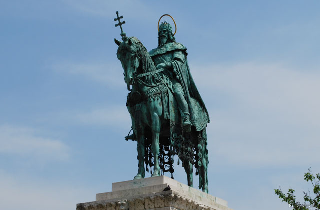 聖イシュトヴァーンの騎馬像
