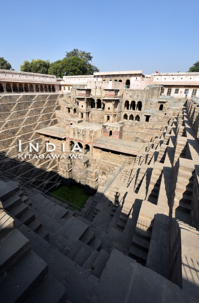 チャンドバオリ階段井戸 インド旅行記