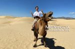 ラクダに乗ってミニゴビ砂漠を探検！（モンゴル・エルセンタサルカイ砂丘）