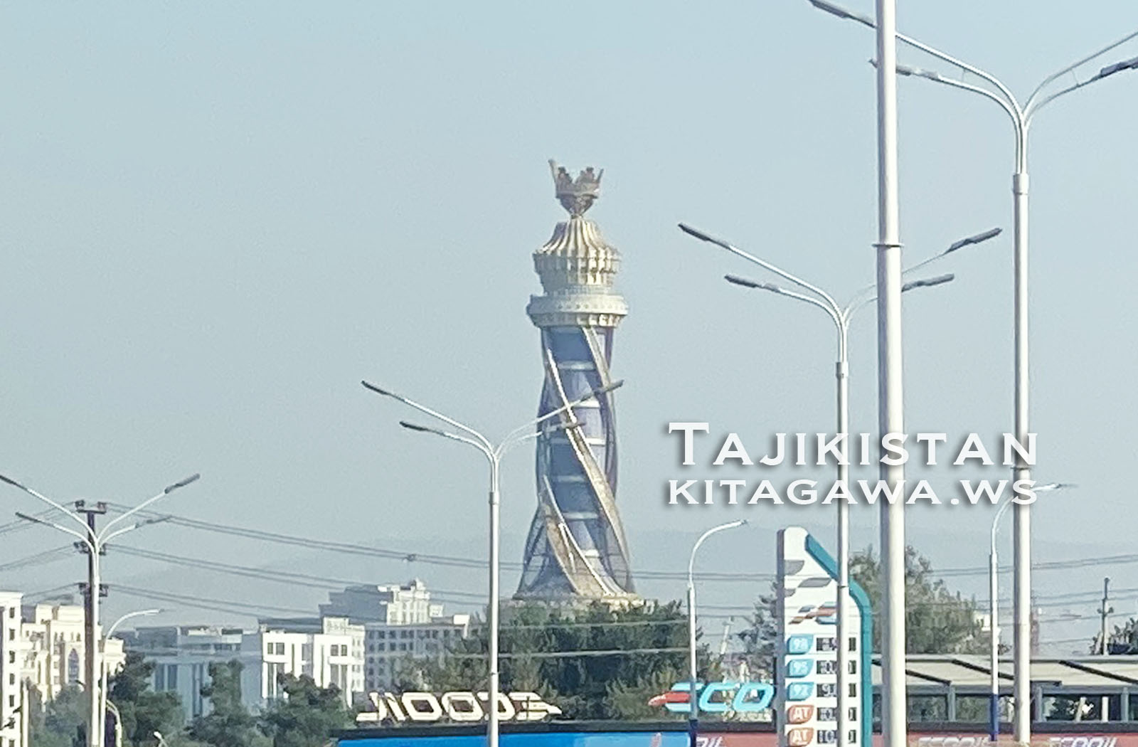イスティクロル記念碑 Istiklol Monument